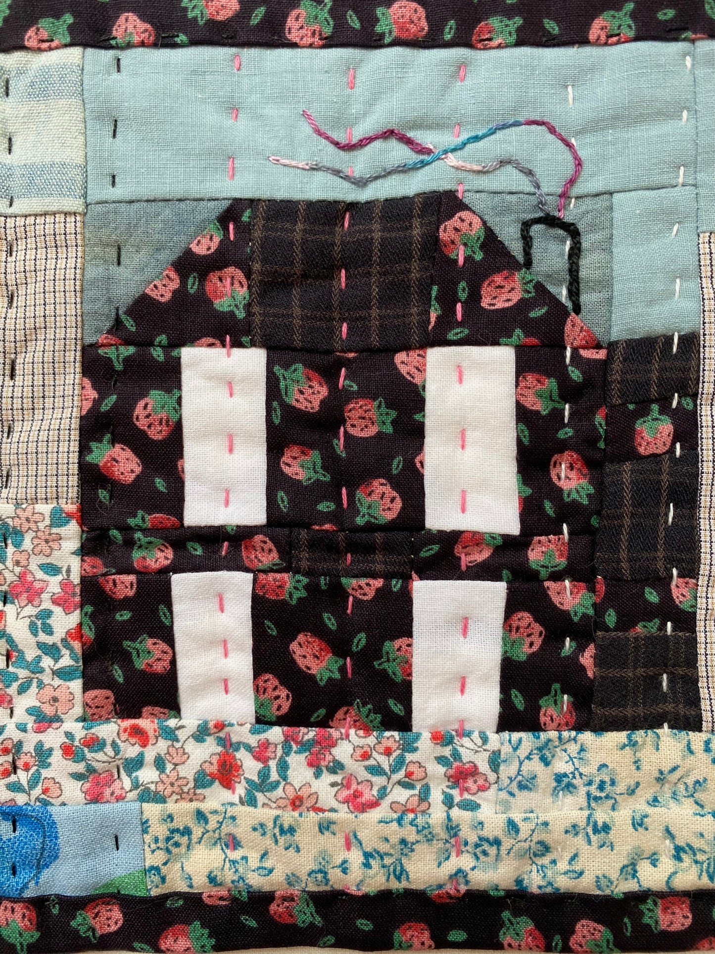 Strawberry Farmhouse Mug Rug