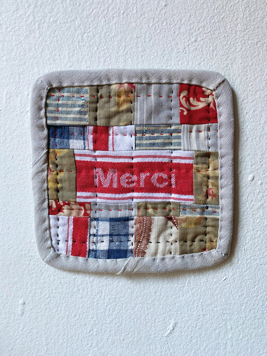 ‘Merci’ Grande Mug Rug 01