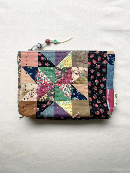 Dolly Star Pouch