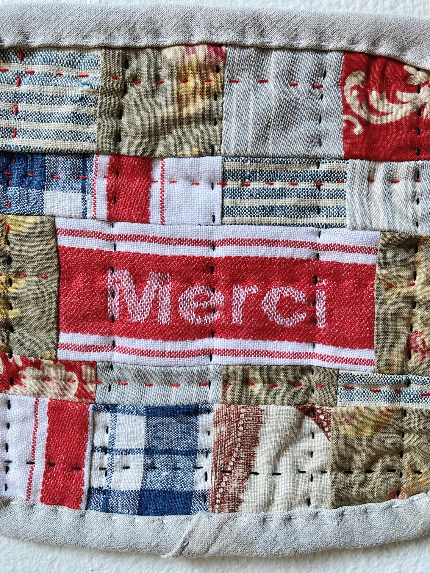 ‘Merci’ Grande Mug Rug 01