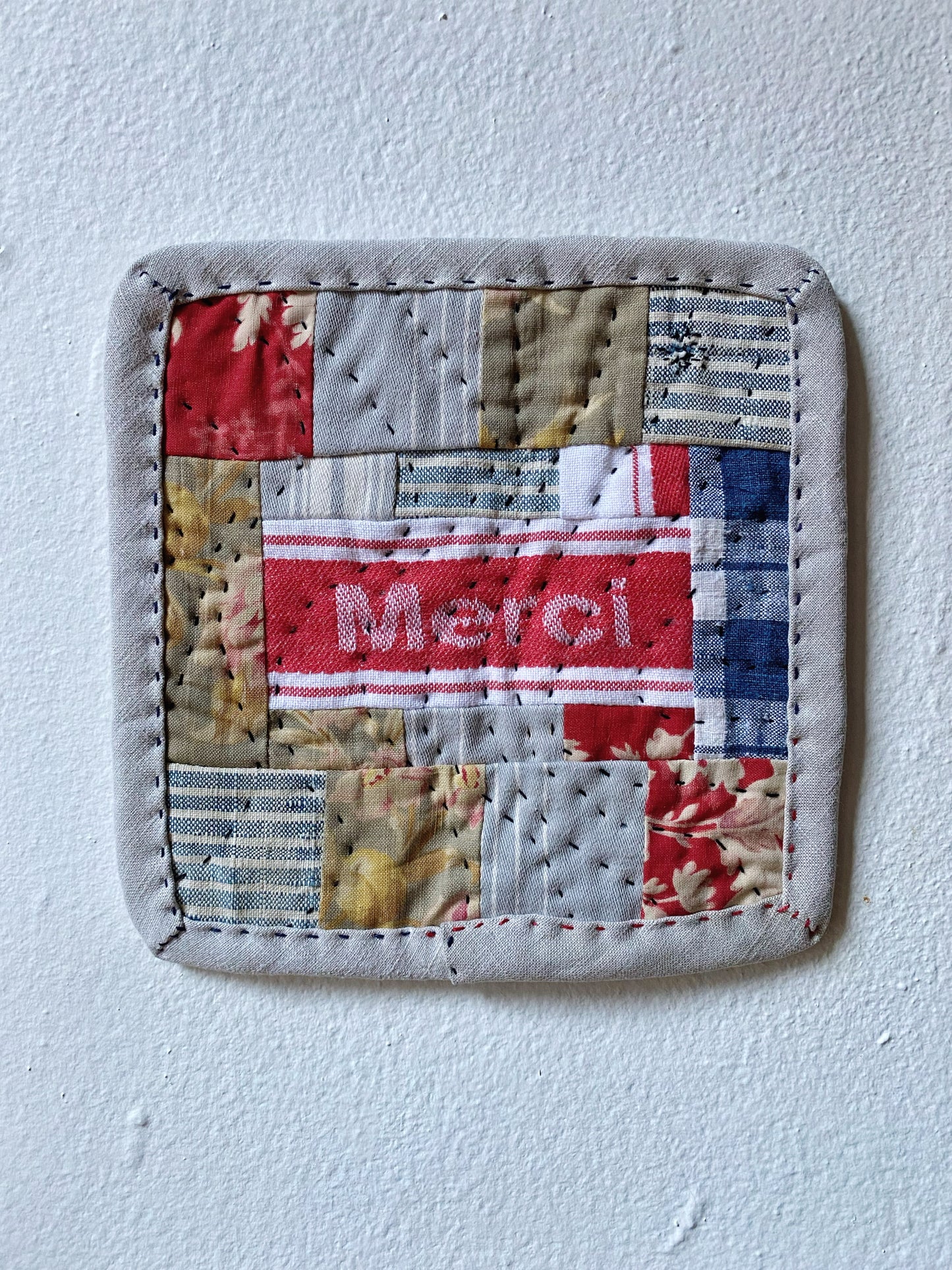 ‘Merci’ Grande Mug Rug 02